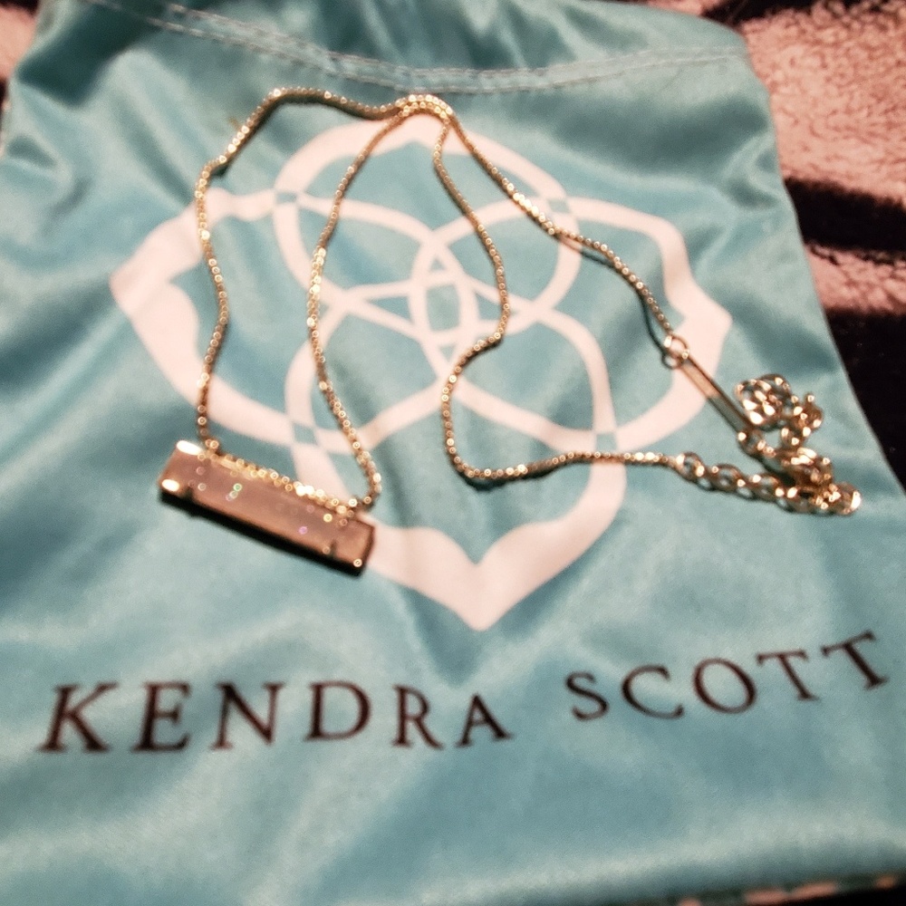 Kendra Scott bar necklace